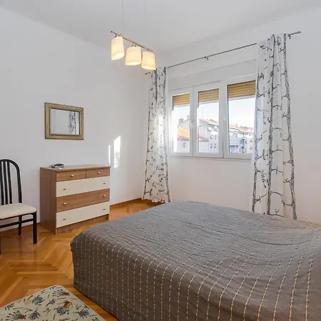 Apartmán With Wifi - 11255